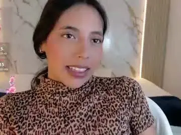 Chaturbate Best live sex cam show of miajones_blowjob