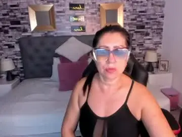 Chaturbate Best live sex cam show of yeseniaa_25