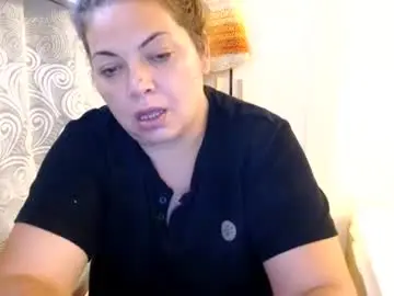 Chaturbate Free Porn Cam of curvymomylore