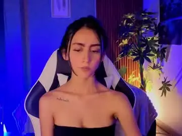 Chaturbate Live Sex Cam of _coraliinee_