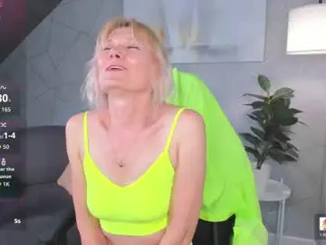 Chaturbate Watch Live Sex Cams of julie_lucasss