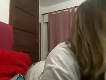 Chaturbate Live Sex of allisonlove2