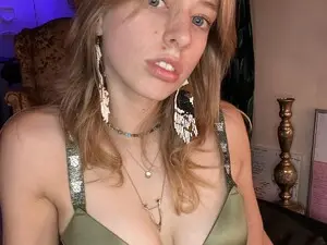 Myfreecams Free Porn Cam of ellispierce