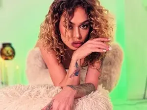 Myfreecams Nude Webcam of Curlynatashaa