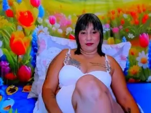 Myfreecams Live Sex Cam of Roxyfoxy69