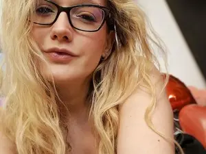 Myfreecams Free Porn Cam of MonicMoon18