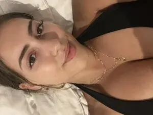 Myfreecams Watch Live Sex Cams of Sieenna