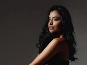 Myfreecams Live Sex Cam of Ema_brooks1