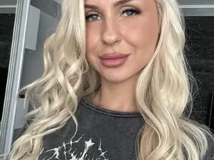Myfreecams Live Sex Cam of QueenBA