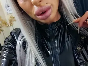 Myfreecams Sex Cam of hotred69xxx