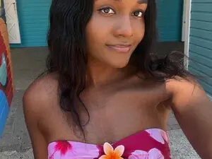 Myfreecams Live Sex Cam of CaramelDoll1_