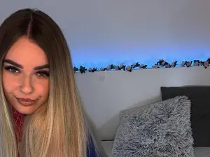 Myfreecams Watch Live Sex Cams of LunaSpark