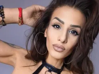 Streamate Live Porn of AlphaQueen