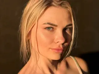 Streamate Free Porn Cam of Tina_Candy