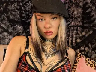 Streamate Nude Webcam of LizzieRascalli