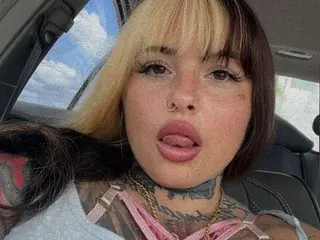 Streamate Live Porn of HoneyDripsOnYou