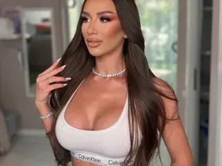 Streamate Live Porn of Julia_Quin