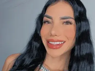 Streamate Private Sex Chat of Emiliana_Saenz