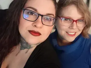 Streamate Adult Webcams of mistressmara_sumleah_bdsm