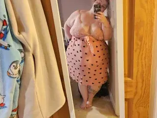 Streamate Adult Video Chat of CurvesWithBBW