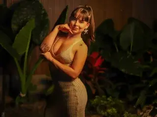 Streamate Live Porn of CARRIE_GB