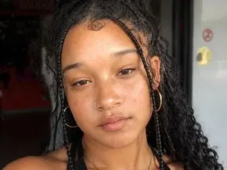 Streamate Free Porn Cam of NaughtyMe19