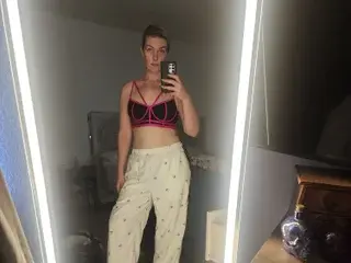 Streamate Live Sex Cam of CaliLovin85