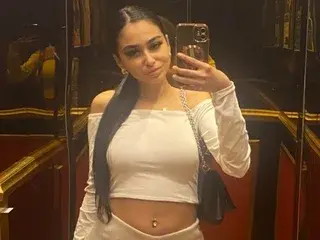 Streamate Free Live Porn of TinyCassy