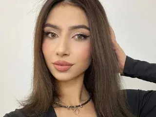 Streamate Watch Live Sex Cams of SarahTray