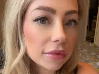 Streamate Sex Chat of FrankiiRayeXXXX