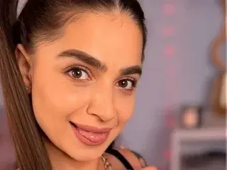 Streamate Nude Webcam of PureEllie