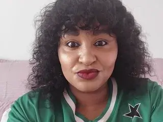 Streamate Free Live Porn of MadamCee