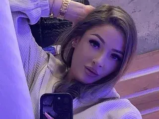 Streamate Sex Cam of Izza_Bella
