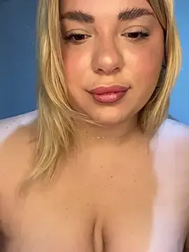 Stripchat Watch Live Sex Cams of cutestsnoww