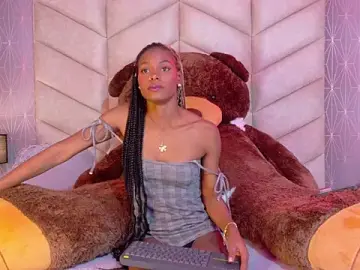 Stripchat Live Sex Cam of Nyxvelvet1