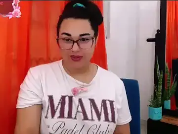 Stripchat Free Live Porn of mira_cherry02