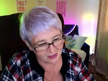 Stripchat Sex Cam of Sandra_Snowflake