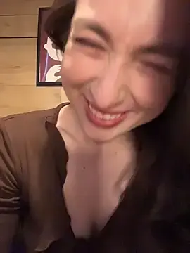 Stripchat Live Porn of Holly_Play