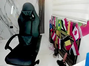 Stripchat Sex Cam of queen_findom1
