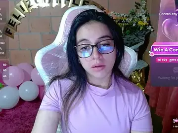 Stripchat Free Porn Cam of Maggie_Fox3