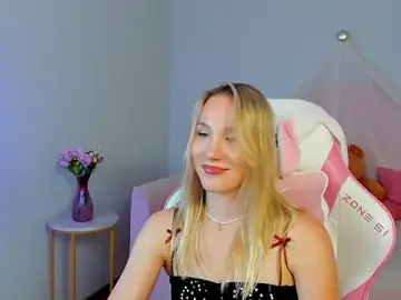 Stripchat Live Sex Cam of ElaraVoltage