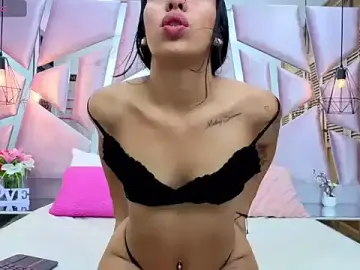 Stripchat Sex Chat of Emmily__Gold