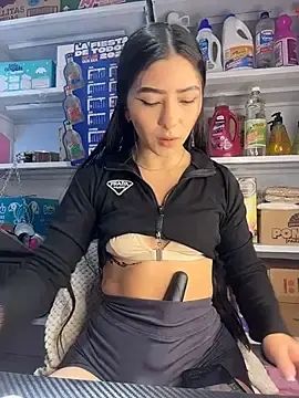 Stripchat Free Live Porn of AMBERBUNNY_