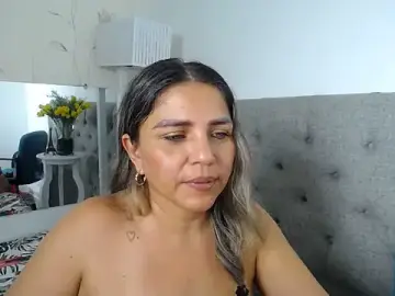 Stripchat Live Sex Cam of cum_bigass