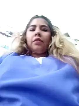 Stripchat Live Porn of Sofia_Honey1