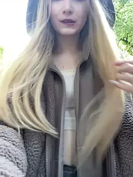 Stripchat Live Sex Cam of MarlboroWeb
