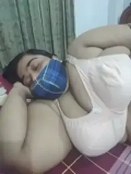 Stripchat Adult Webcam of momo_loves
