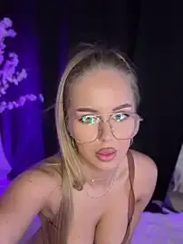 Stripchat Adult Video Chat of AubrieleRouj1