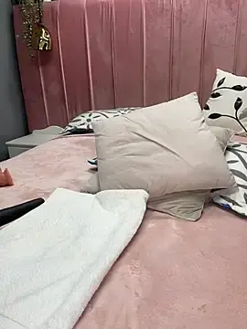 Stripchat Free Live Porn of Thiara_gh