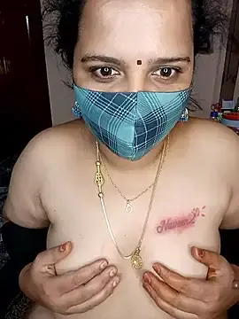 Stripchat Live Sex Cam of pirainilla